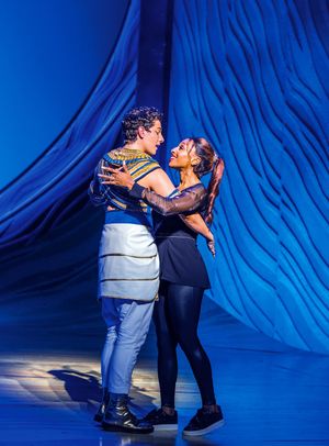 Alexandra Burke, Jac Yarrow Photo