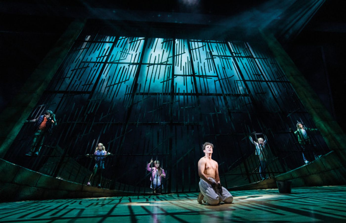 Photos: First Look at JOSEPH AND THE AMAZING TECHNICOLOR DREAMCOAT; Now Playing at the London Palladium  Image