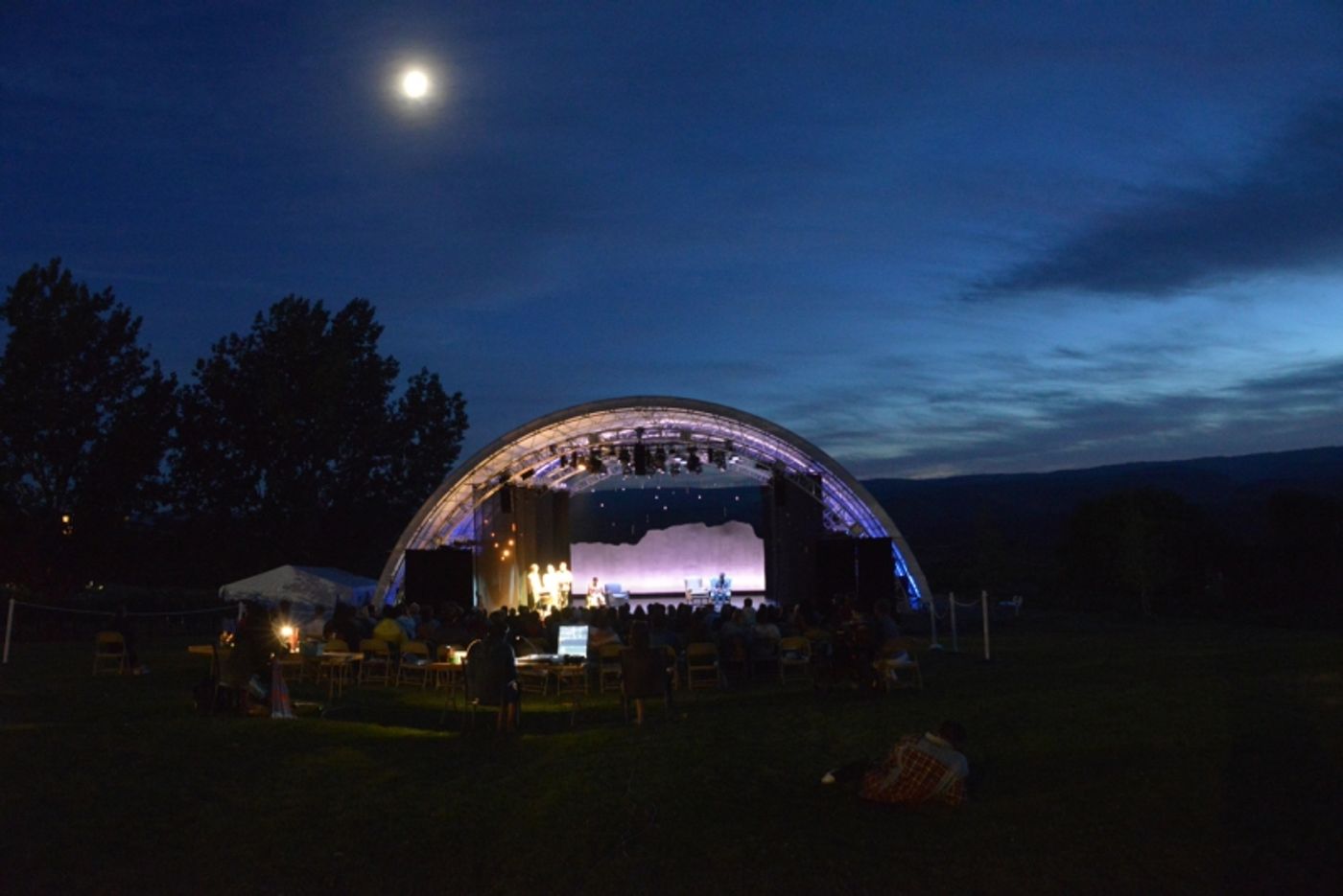 Review: HOW CAN I LOVE YOU at Ancient Lakes Theatre Festival  Image