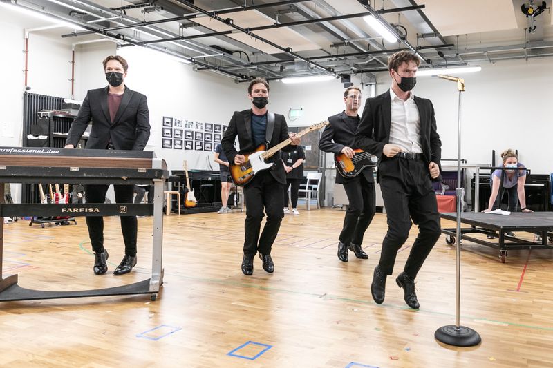 Photos: JERSEY BOYS Rehearses for the West End — photo 20 of 24
