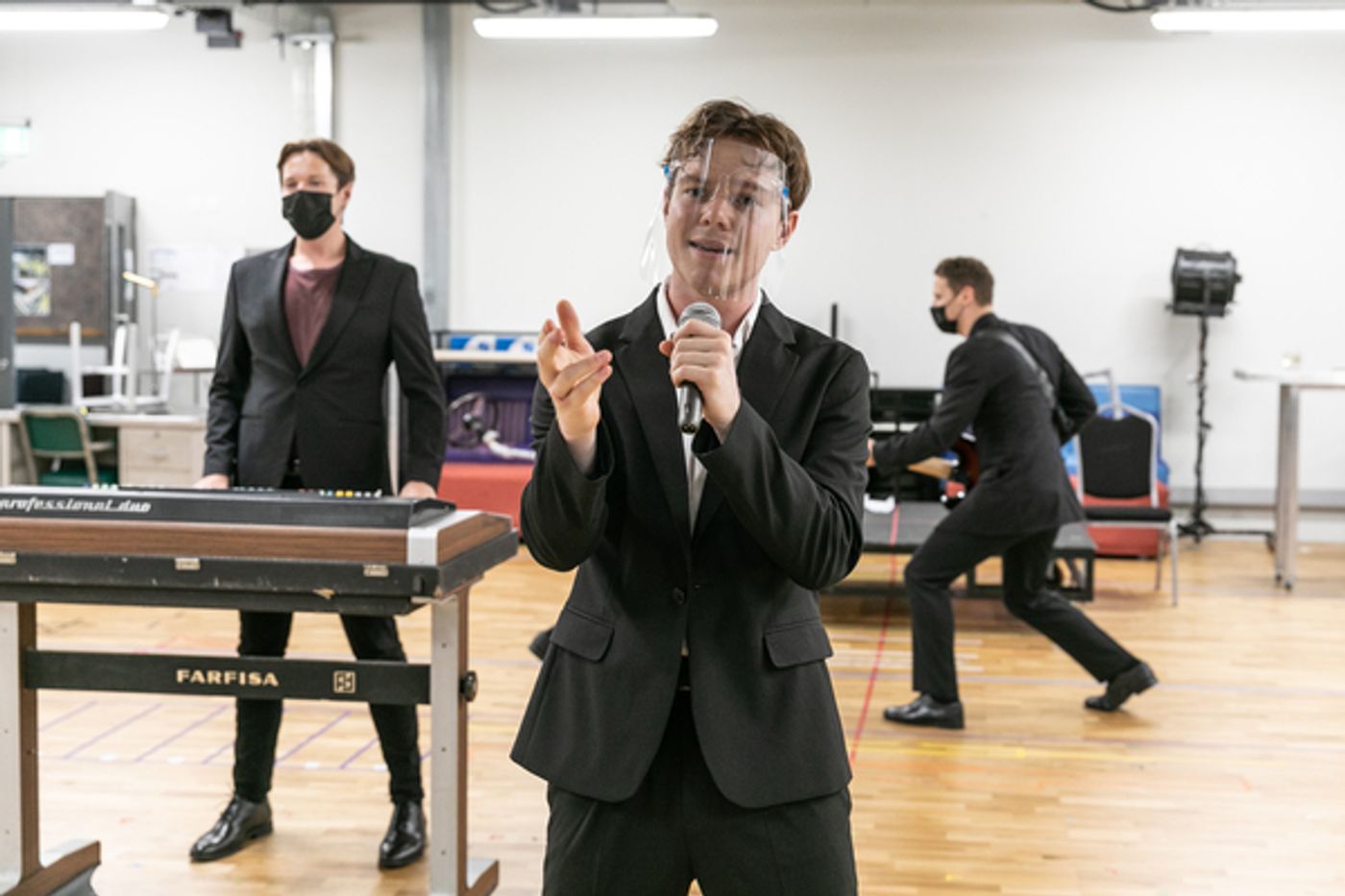 Photos: JERSEY BOYS Rehearses for the West End  Image