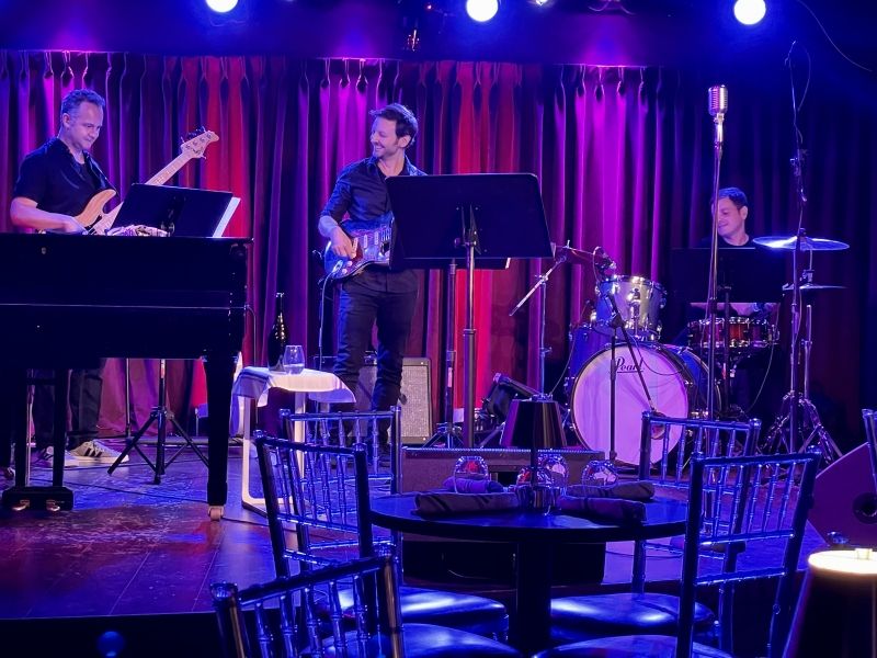 Review: JESSE JP JOHNSON Delivers Some SWEET SWEET LOVIN at The Green Room 42  Image