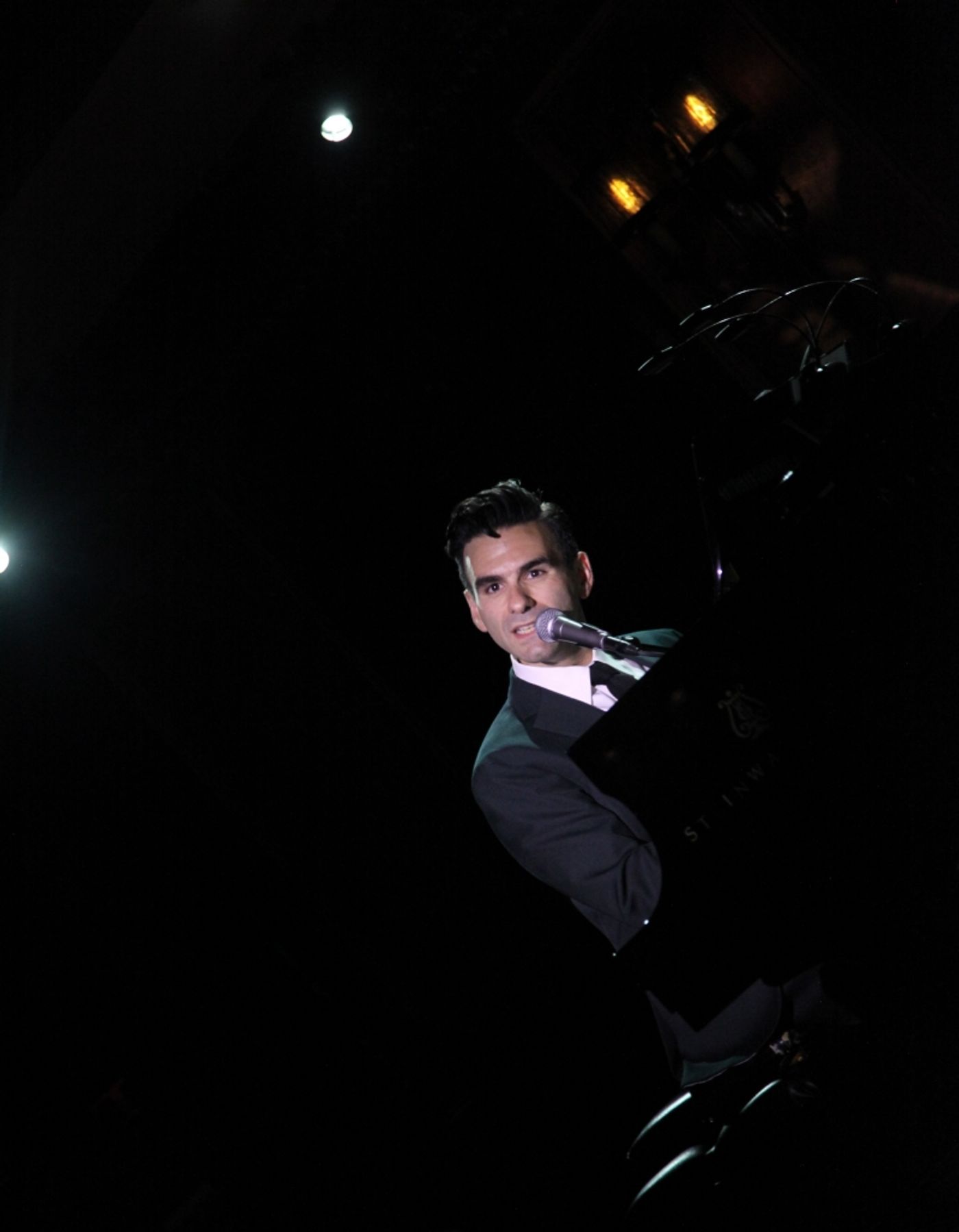 Review: JOE ICONIS Defines Originality and Family at Feinstein's/54 Below Review: JOE ICONIS Defines Originality and Family at Feinstein's/54 Below Image