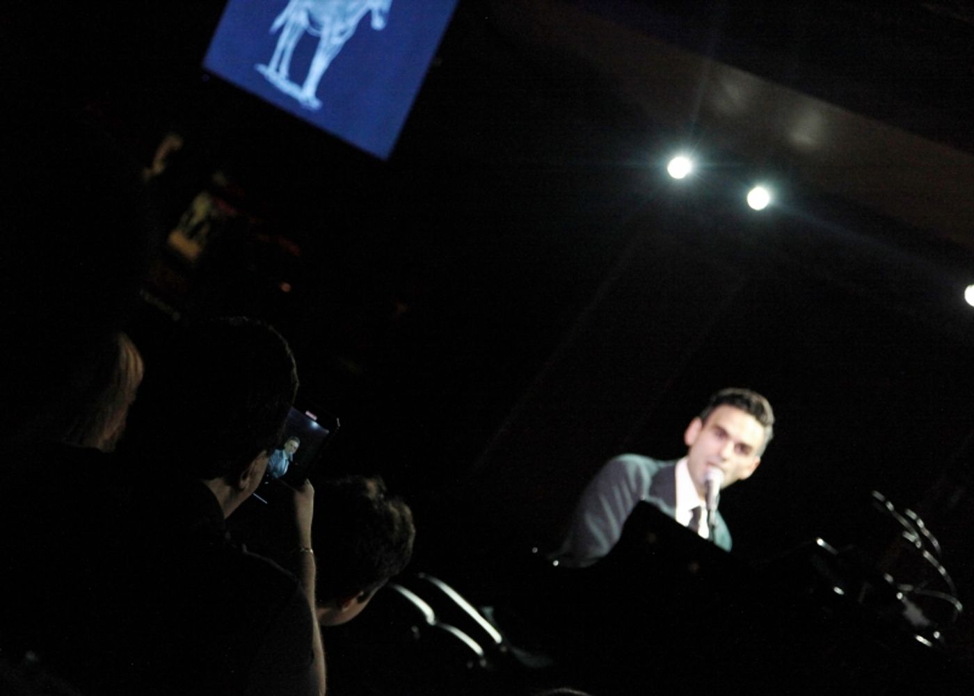 Review: JOE ICONIS Defines Originality and Family at Feinstein's/54 Below  Image