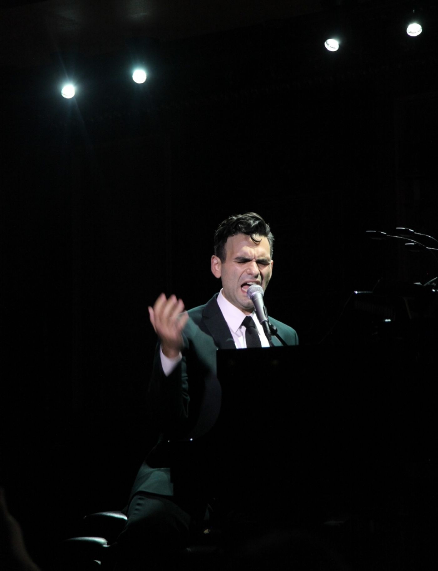 Review: JOE ICONIS Defines Originality and Family at Feinstein's/54 Below Review: JOE ICONIS Defines Originality and Family at Feinstein's/54 Below Image