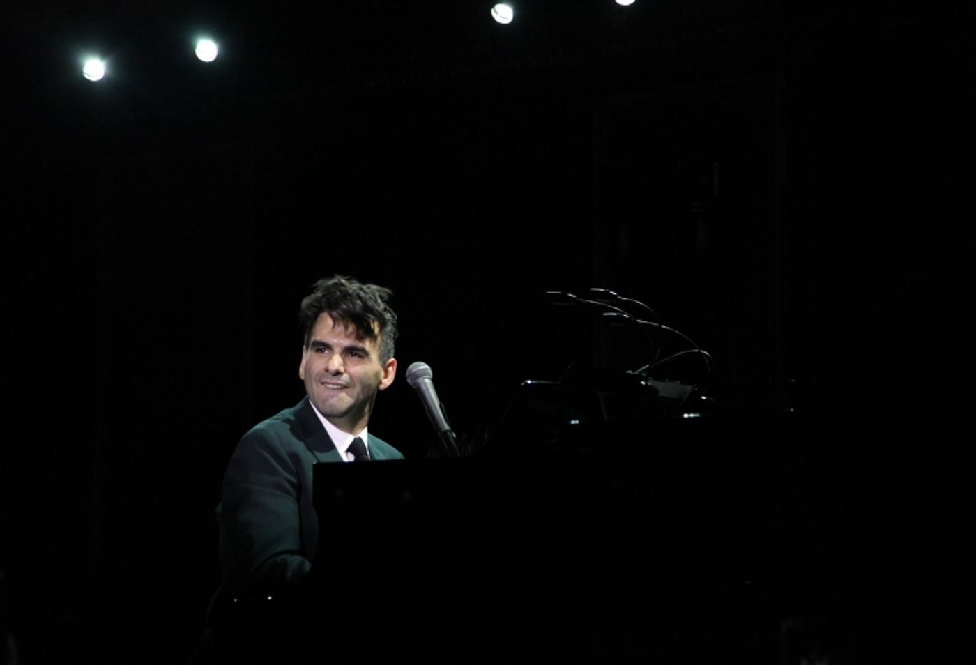 Review: JOE ICONIS Defines Originality and Family at Feinstein's/54 Below Review: JOE ICONIS Defines Originality and Family at Feinstein's/54 Below Image