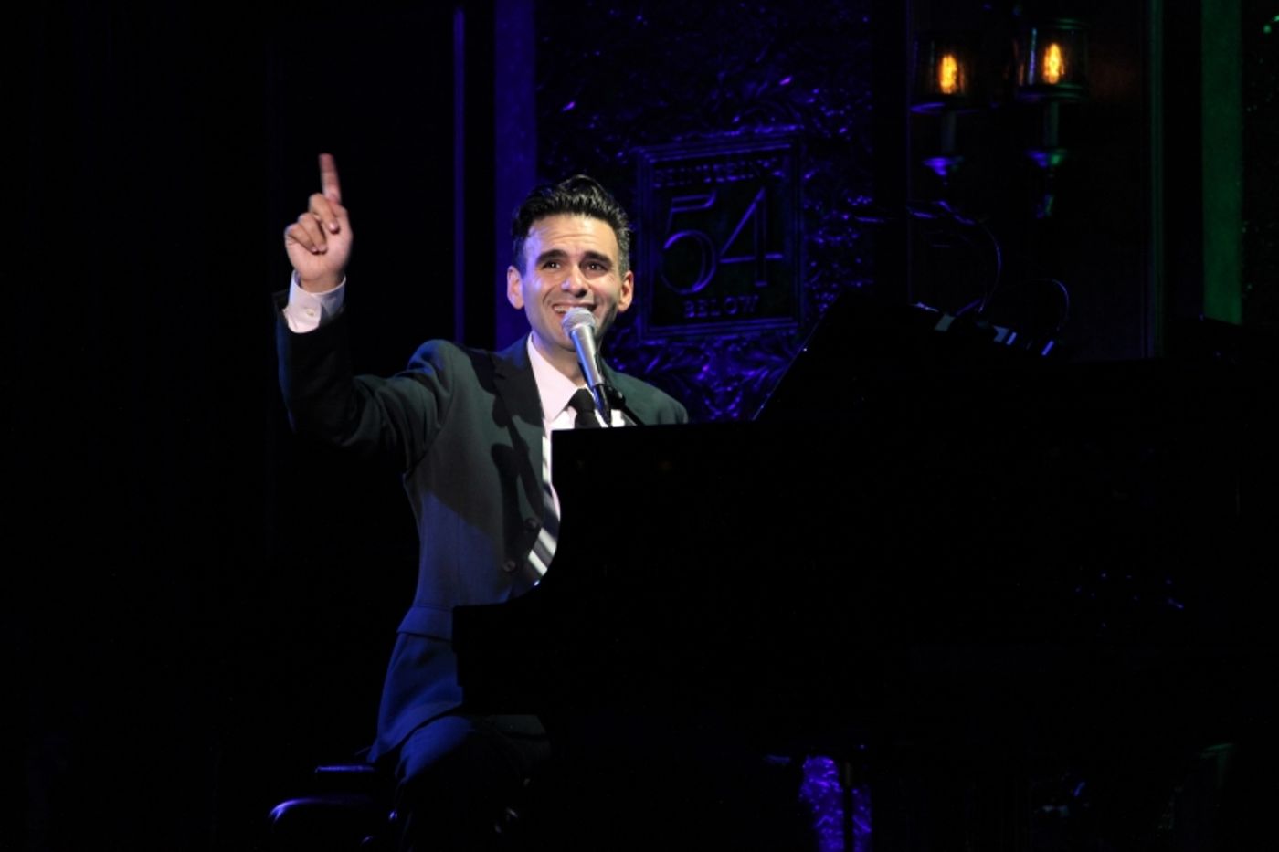 Review: JOE ICONIS Defines Originality and Family at Feinstein's/54 Below Review: JOE ICONIS Defines Originality and Family at Feinstein's/54 Below Image