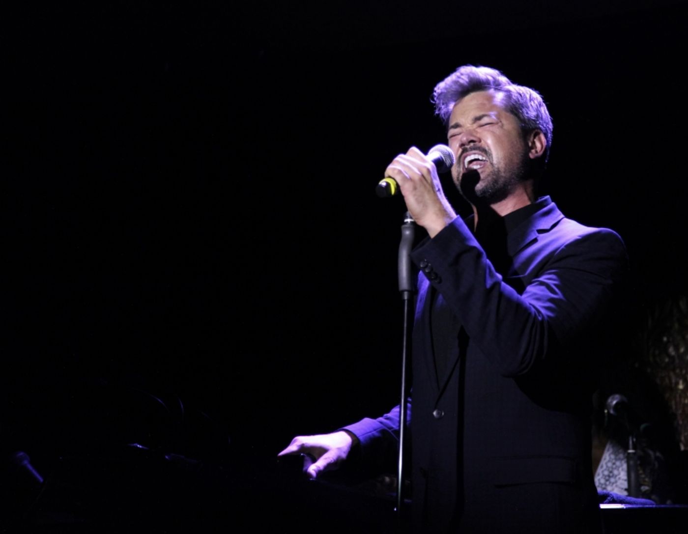 Review: JOE ICONIS Defines Originality and Family at Feinstein's/54 Below Review: JOE ICONIS Defines Originality and Family at Feinstein's/54 Below Image