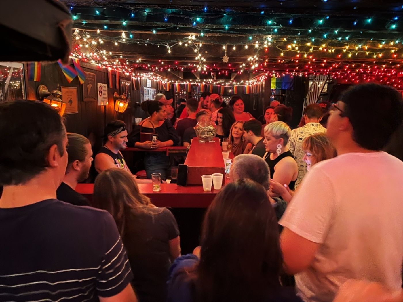 Review: MARIE'S CRISIS - The Piano Bar Where, Ironically, NOBODY Is In Crisis Mode... Only Giddy And Content  Image