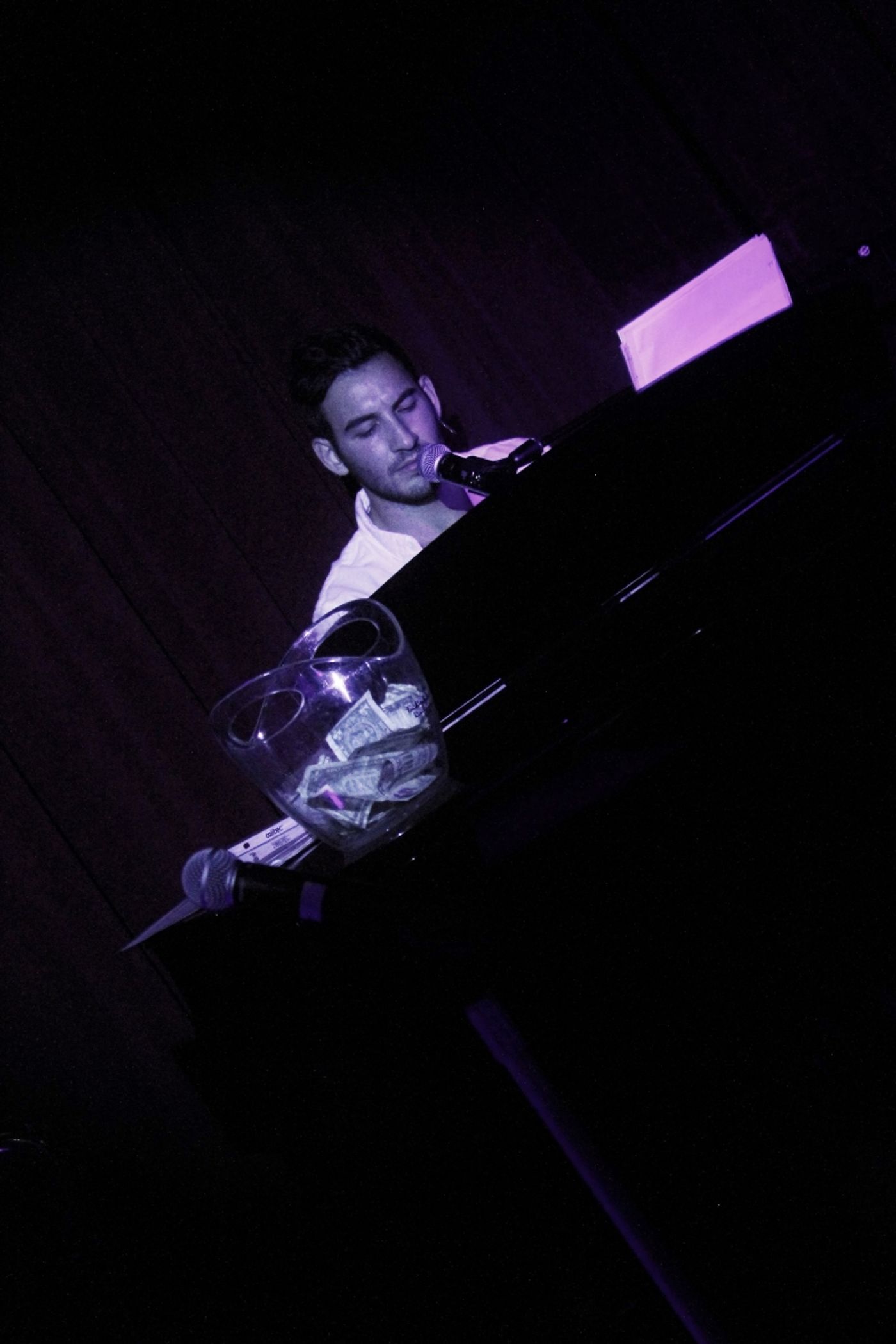 Review: Gloria Swansong's Weekly JUDY GARLAND Show Livens Up A Night Out In A New Club Called THE Q Review: Gloria Swansong's Weekly JUDY GARLAND Show Livens Up A Night Out In A New Club Called THE Q Image