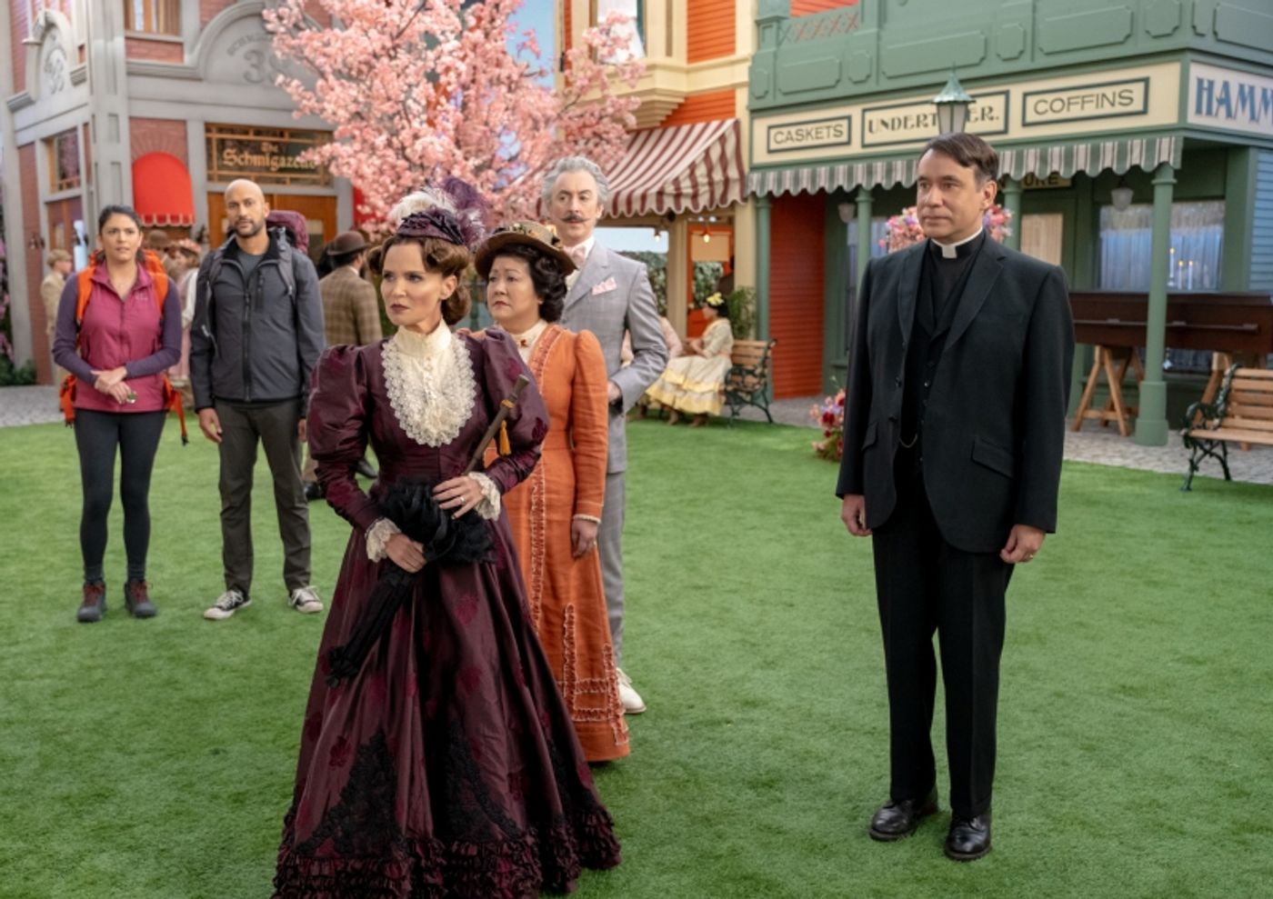 Interviews: Kristin Chenoweth, Jaime Camil y Ariana DeBose nos hablan de SCHMIGADOON  Image