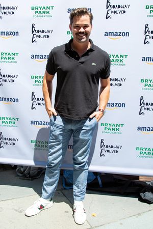 Andrew Rannells Photo