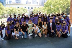 Carley Graham-Garcia, Andrew Rannells, Lauren Patten, Betsy Wolfe, Ciara Renee, Dan Biederman, and BroadwayEvolved students @ BroadwayWorld Carley Graham-Garcia, Andrew Rannells, Lauren Patten, Betsy Wolfe, Ciara Renee, Dan B Photo