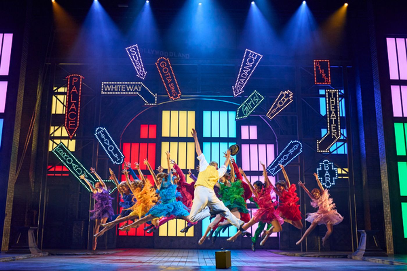 Photos: First Look at SINGIN' IN THE RAIN at Sadler's Wells  Image