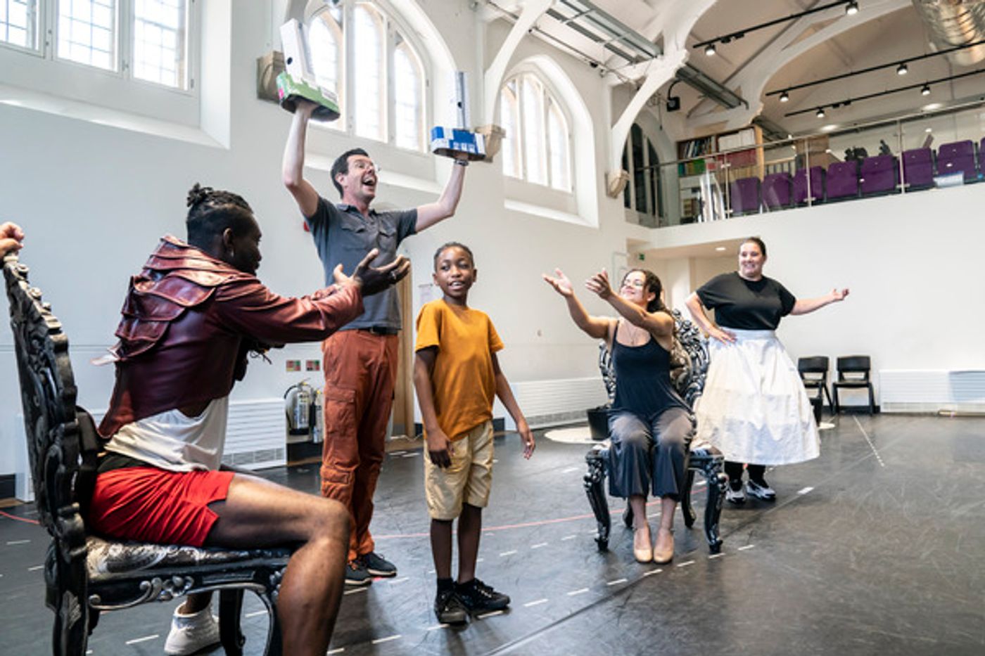 Photos/Video: In Rehearsal For BEAUTY AND THE BEAST at the Bristol Hippodrome  Image