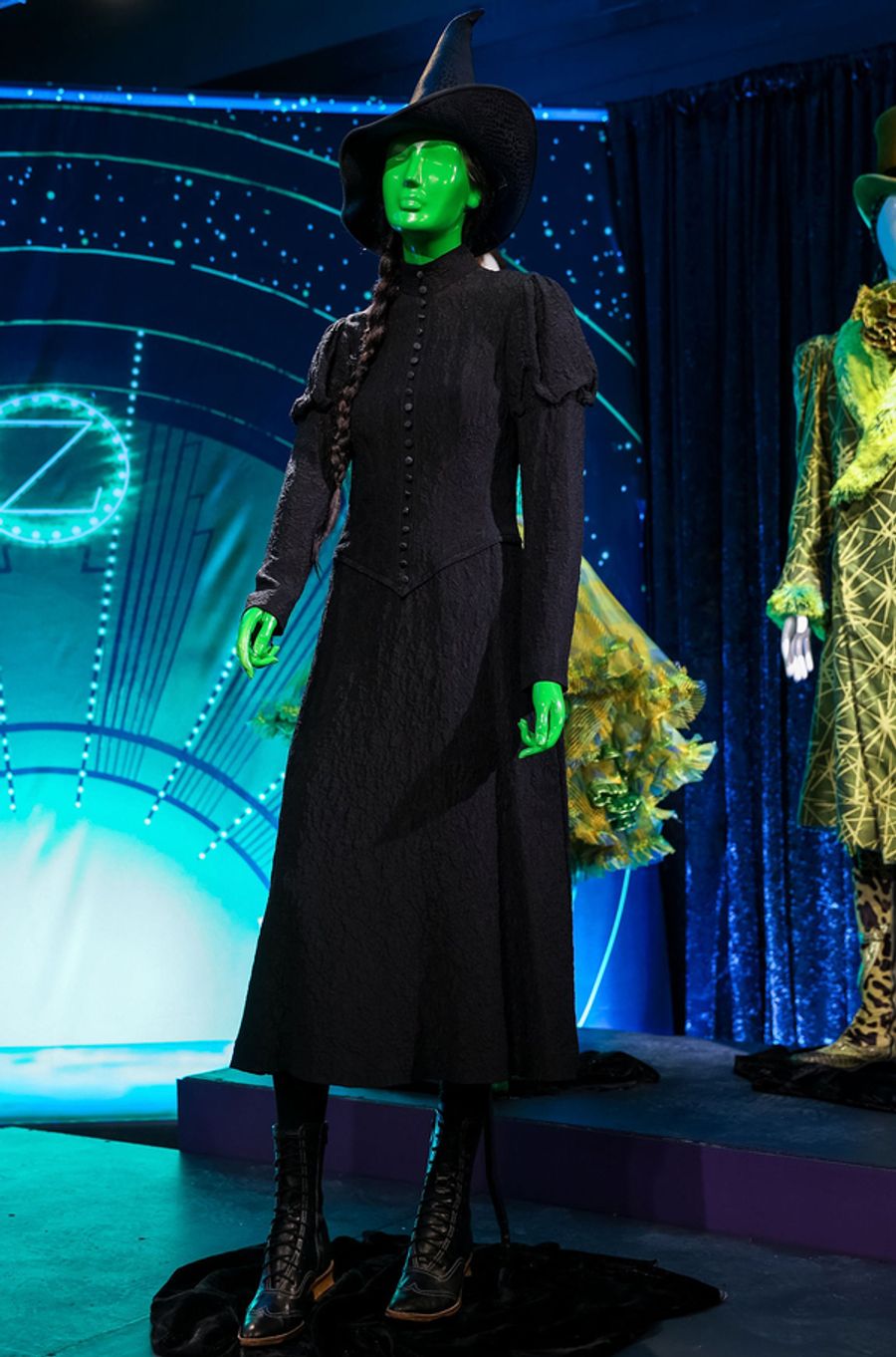 Photos: Costumes From HAMILTON, WICKED, FROZEN, and More Are on Display Now as Part of the SHOWSTOPPERS! Exhibition Image