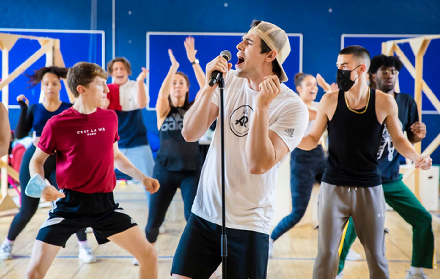 Casting Announced for WHAT'S NEW PUSSYCAT? Premiering at  Birmingham Rep; Check Out New Rehearsal Photos!  Image