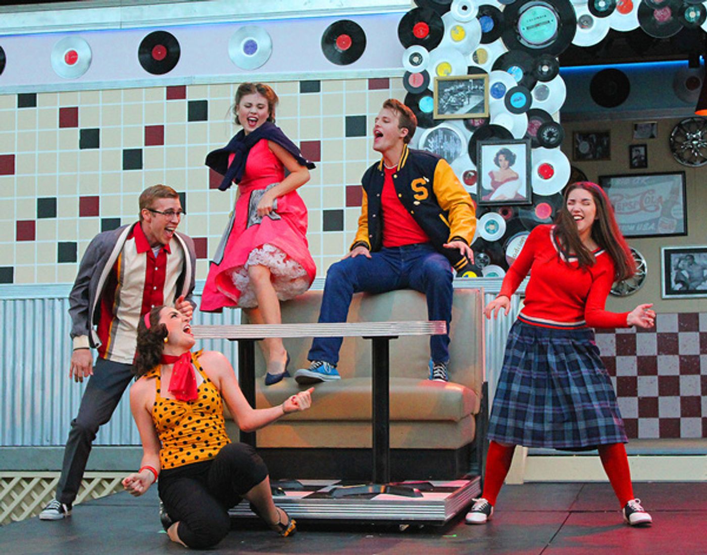 Photos: GOIN' TO THE CHAPEL at Cortland Repertory Theatre  Image