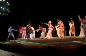 Director Saheem Ali and the cast @ BroadwayWorld Director Saheem Ali and the cast Photo