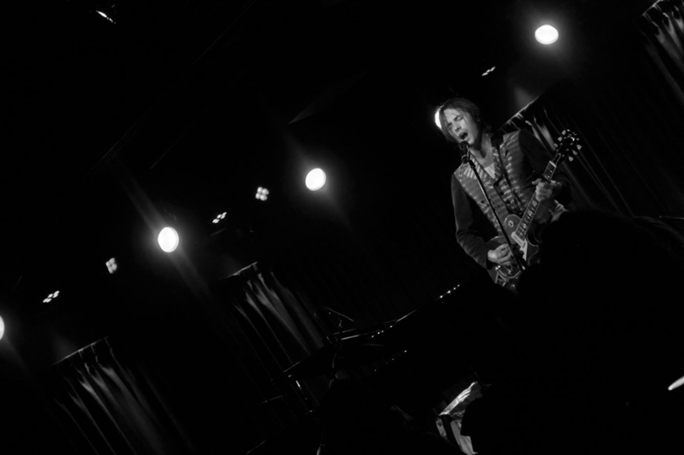 Review: An Artist Creating Art In An Artful Way is Reeve Carney At The Greenroom 42  Image