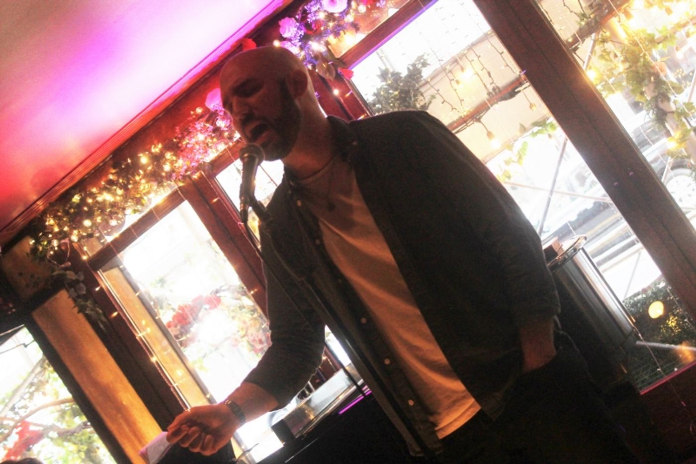 Review: Ari Axelrod Brings All He's Got To The Westbank Cafe  Image