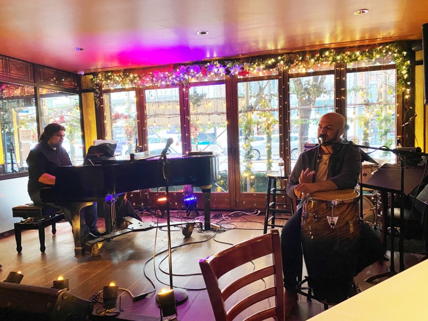 Review: Ari Axelrod Brings All He's Got To The Westbank Cafe Review: Ari Axelrod Brings All He's Got To The Westbank Cafe Image