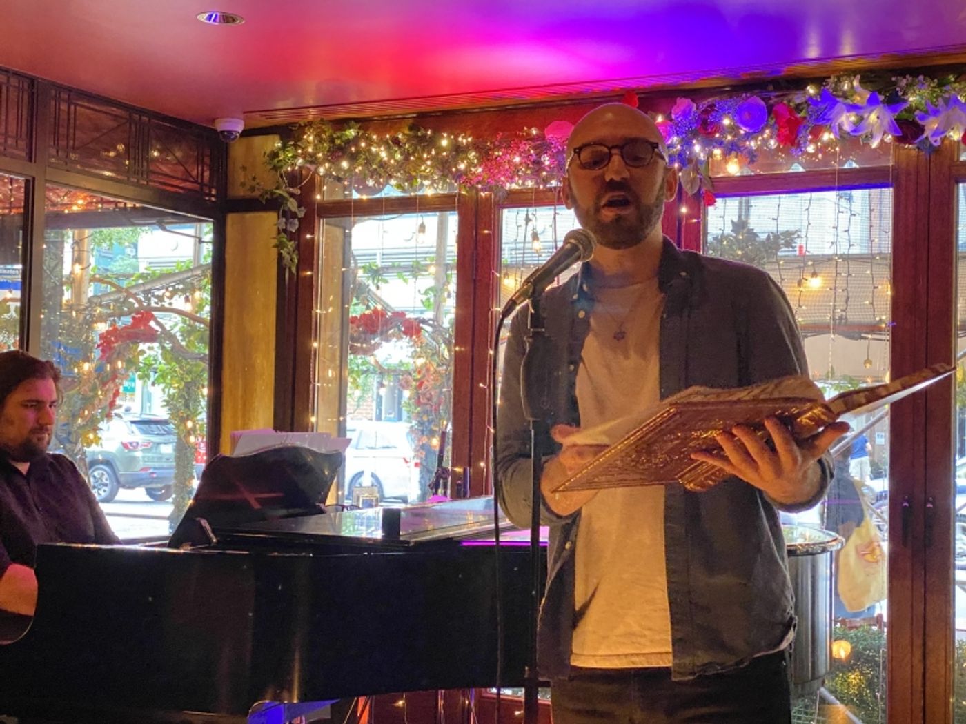 Review: Ari Axelrod Brings All He's Got To The Westbank Cafe Review: Ari Axelrod Brings All He's Got To The Westbank Cafe Image