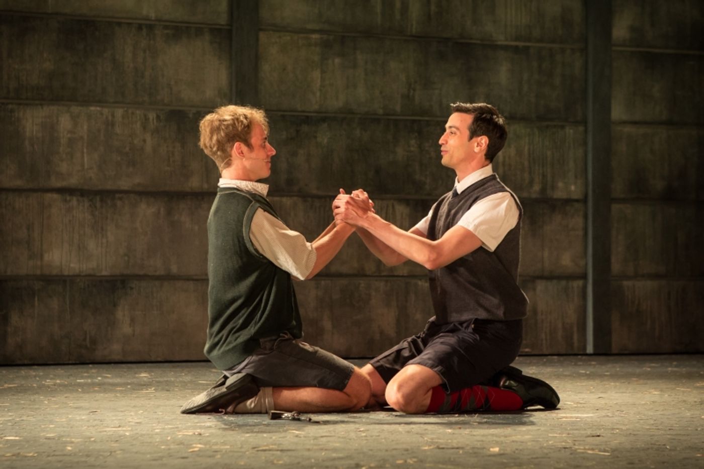 Review: BLOOD BROTHERS at Chateau de Karreveld  Image