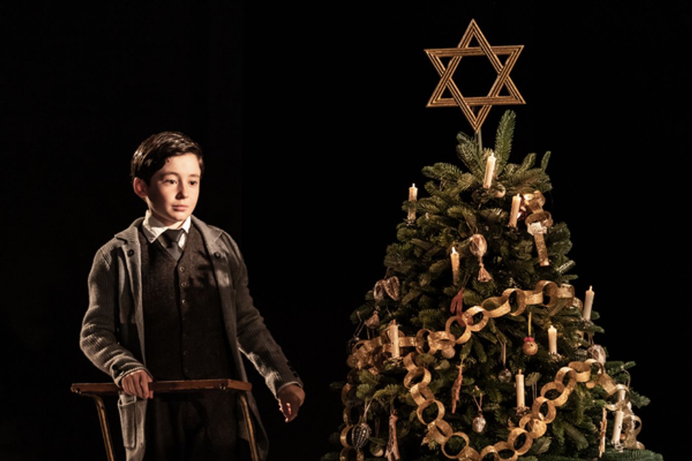 Photos: Tom Stoppard's LEOPOLDSTADT Reopens at Wyndham's Theatre  Image