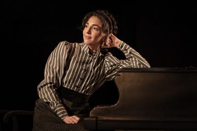 Clara Francis Photo