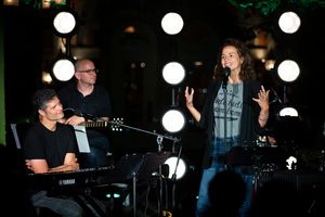 Tom Kitt, Mandy Gonzalez @ BroadwayWorld Tom Kitt, Mandy Gonzalez Photo