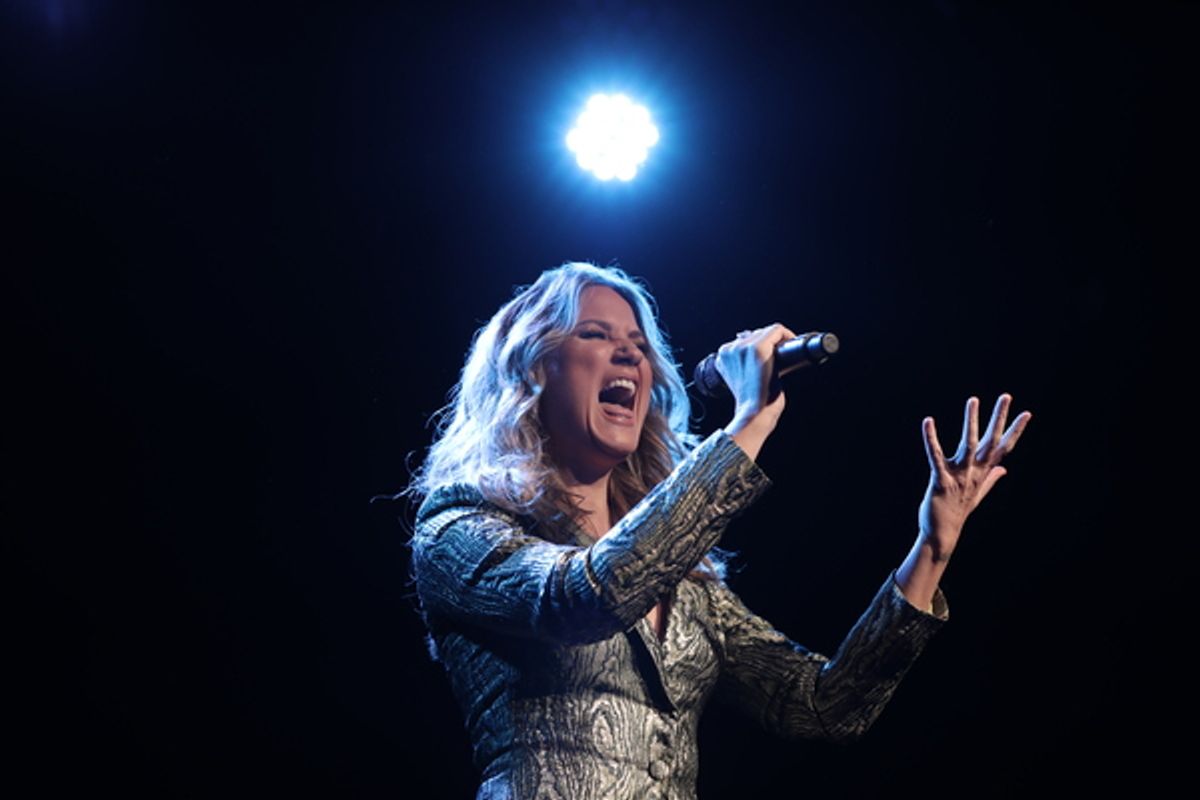 Jennifer Nettles performs 'No Good Deed' at 