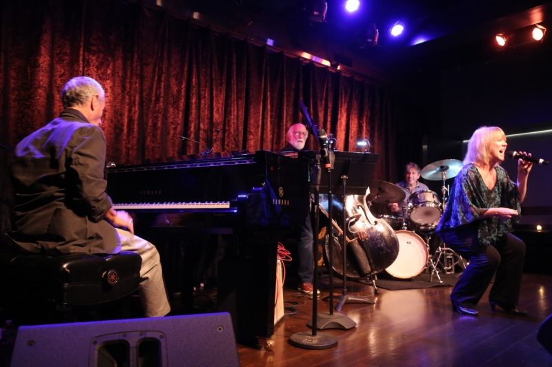 Photo Flash: Gene Reed's Lens Documents The September 28th THE LINEUP WITH SUSIE MOSHER  Image