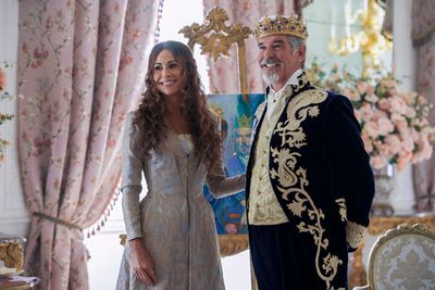 Minnie Driver and Pierce Brosnan Photo