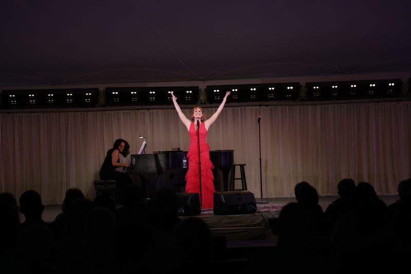 Photos: BTG's Colonial Concert Series Concludes With Stephanie J. Block, and Kate Baldwin & Graham Rowat — photo 5 of 7