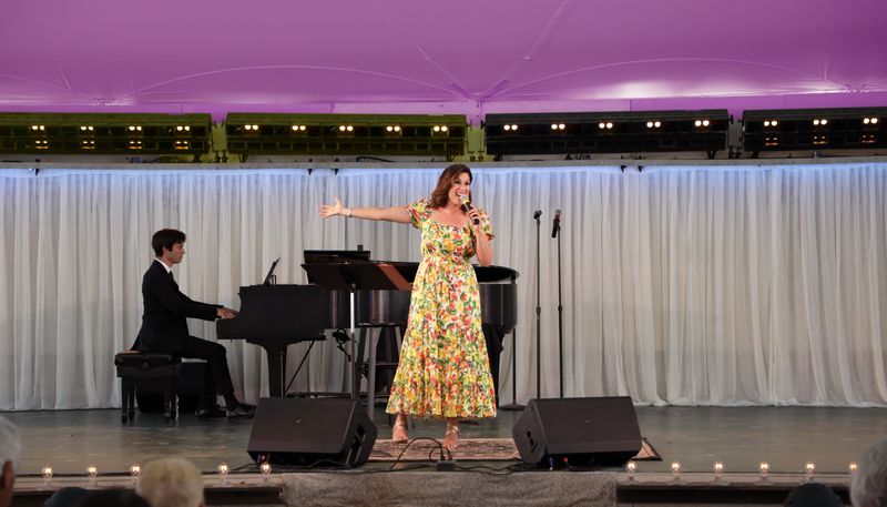 Photos: BTG's Colonial Concert Series Concludes With Stephanie J. Block, and Kate Baldwin & Graham Rowat — photo 2 of 7