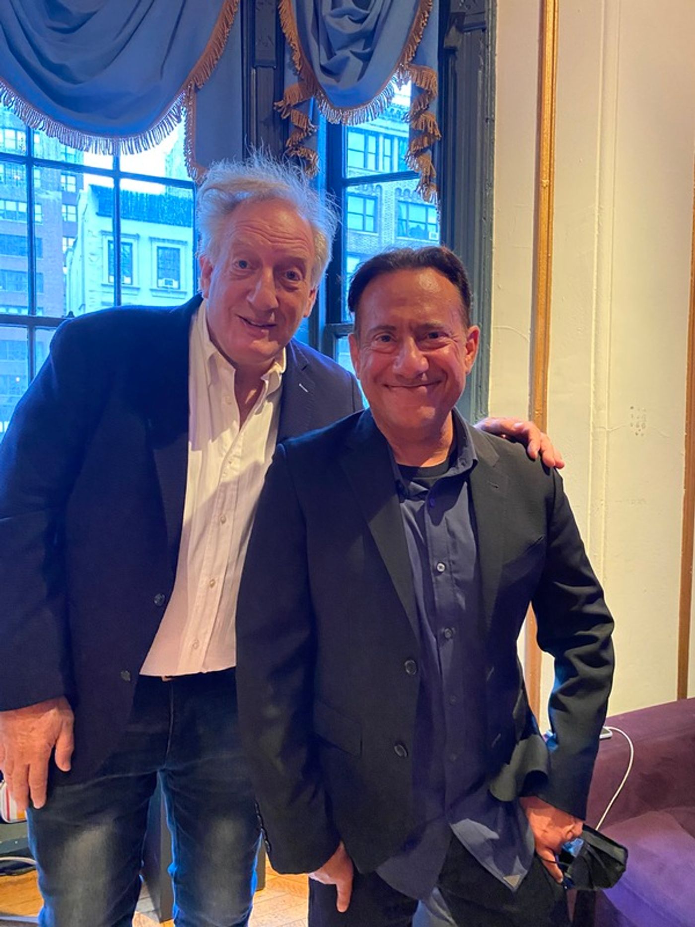 Photos: See Cecily Strong, Mario Cantone, Jackie Hoffman & More Backstage at CELEBRITY AUTOBIOGRAPHY  Image