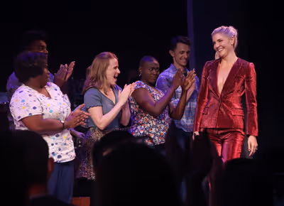 Amanda Kloots and the cast  Photo