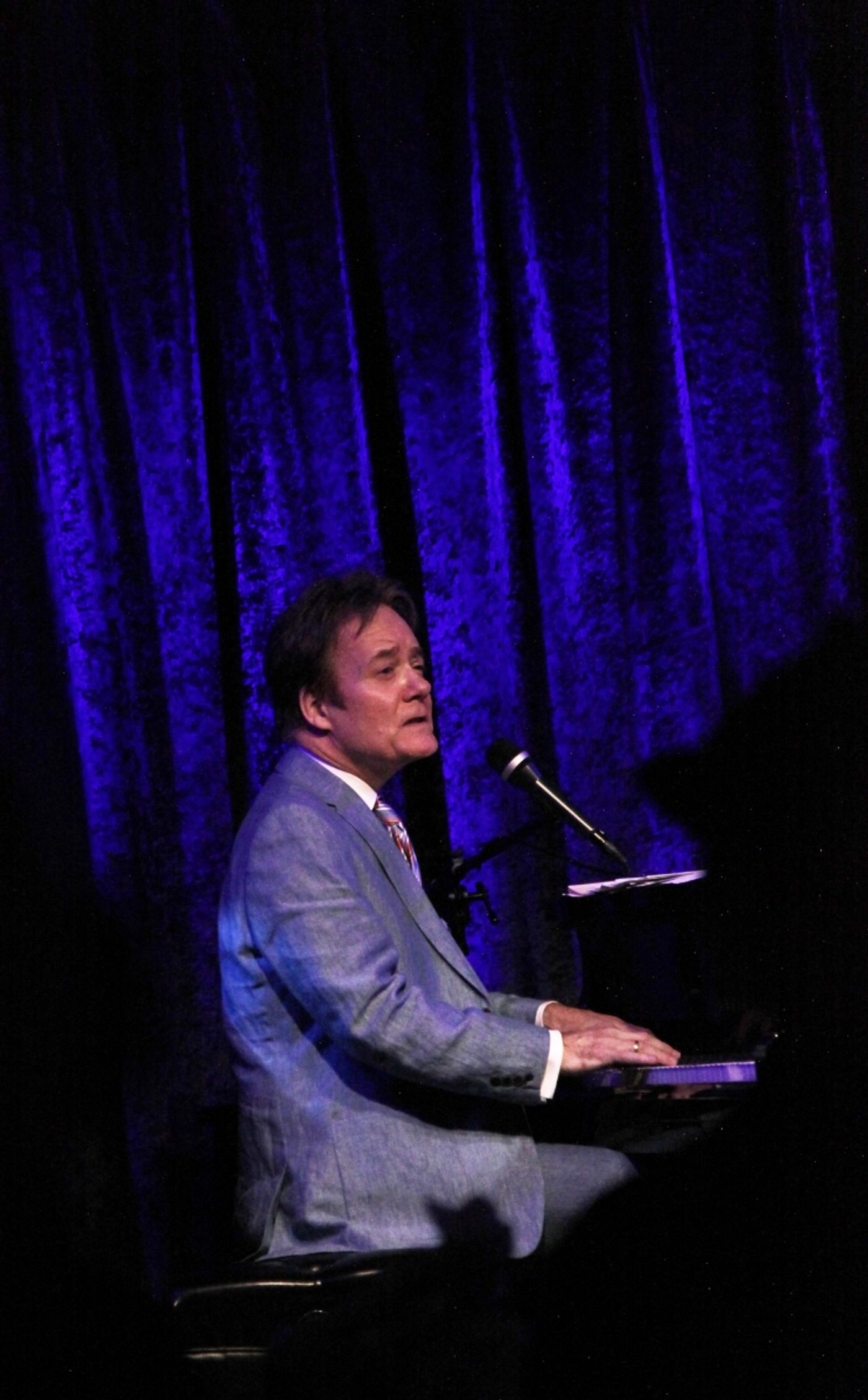 Review: Eric Comstock Makes The Audience At Birdland Beg For More ... But Does He Give It To Them?  Image