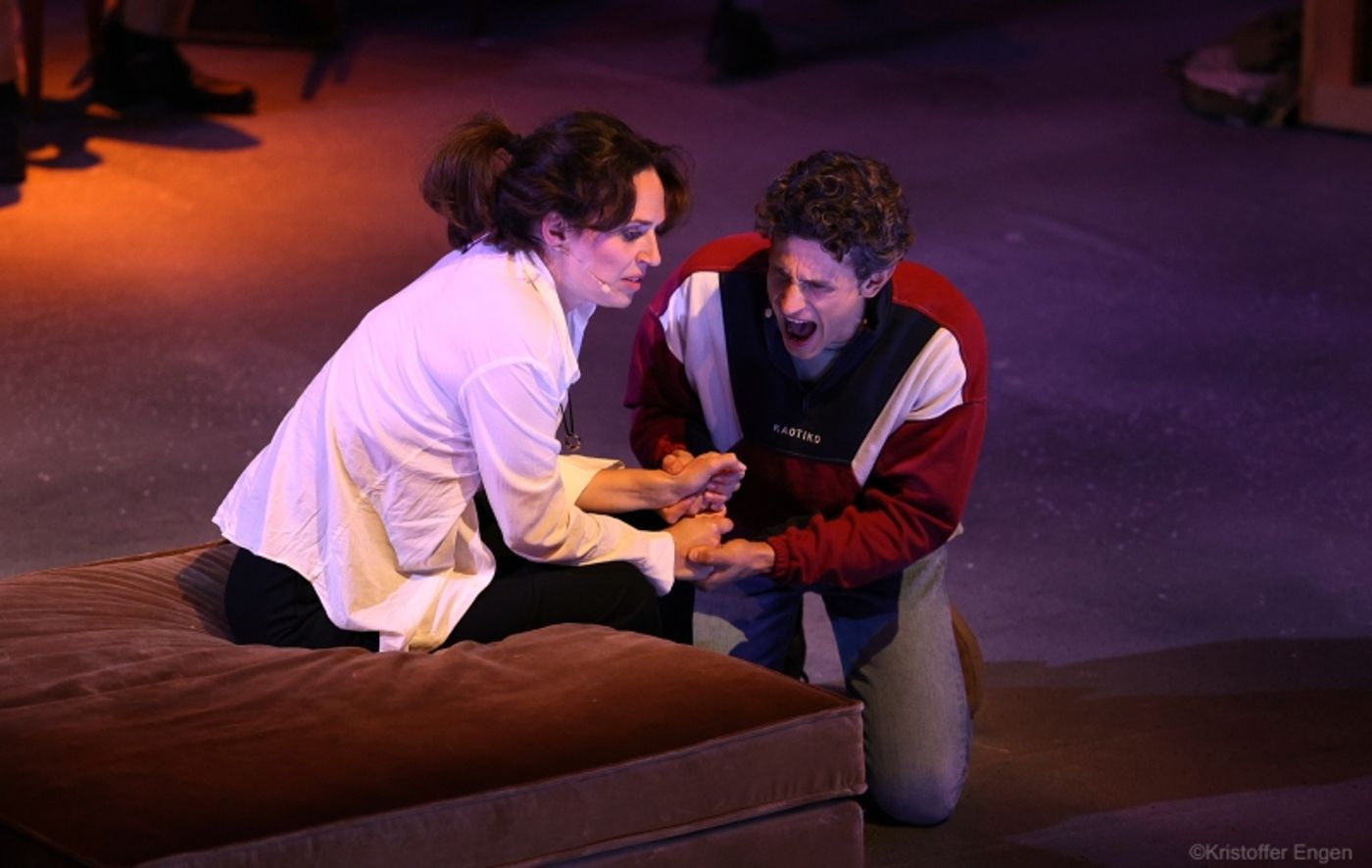 Review: NEXT TO NORMAL at Lørenskog Hus – Still Abnormally Heartbreaking  Image