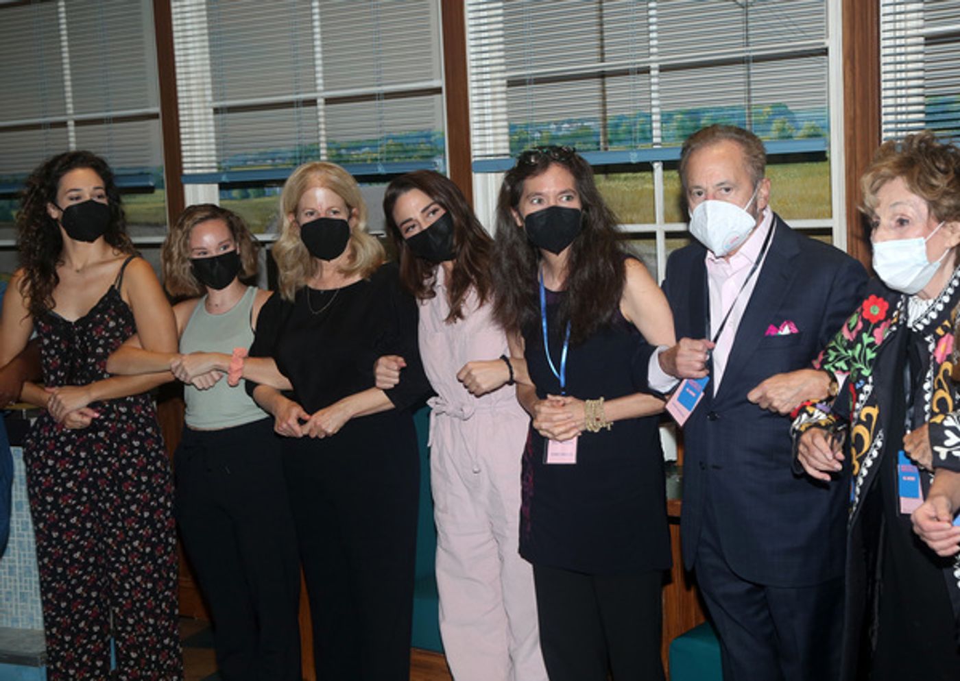 Photos: WAITRESS' Anastacia McCleskey (Virtually) Receives the Legacy Robe  Image