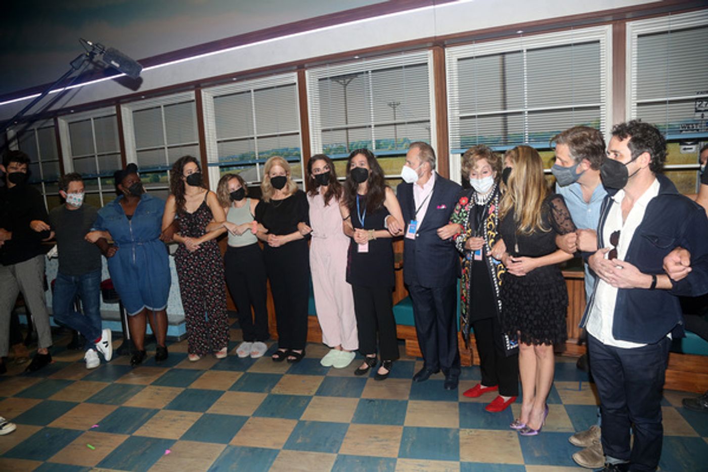 Photos: WAITRESS' Anastacia McCleskey (Virtually) Receives the Legacy Robe  Image