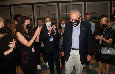 Senator Chuck Schumer and Company of Waitress Photo