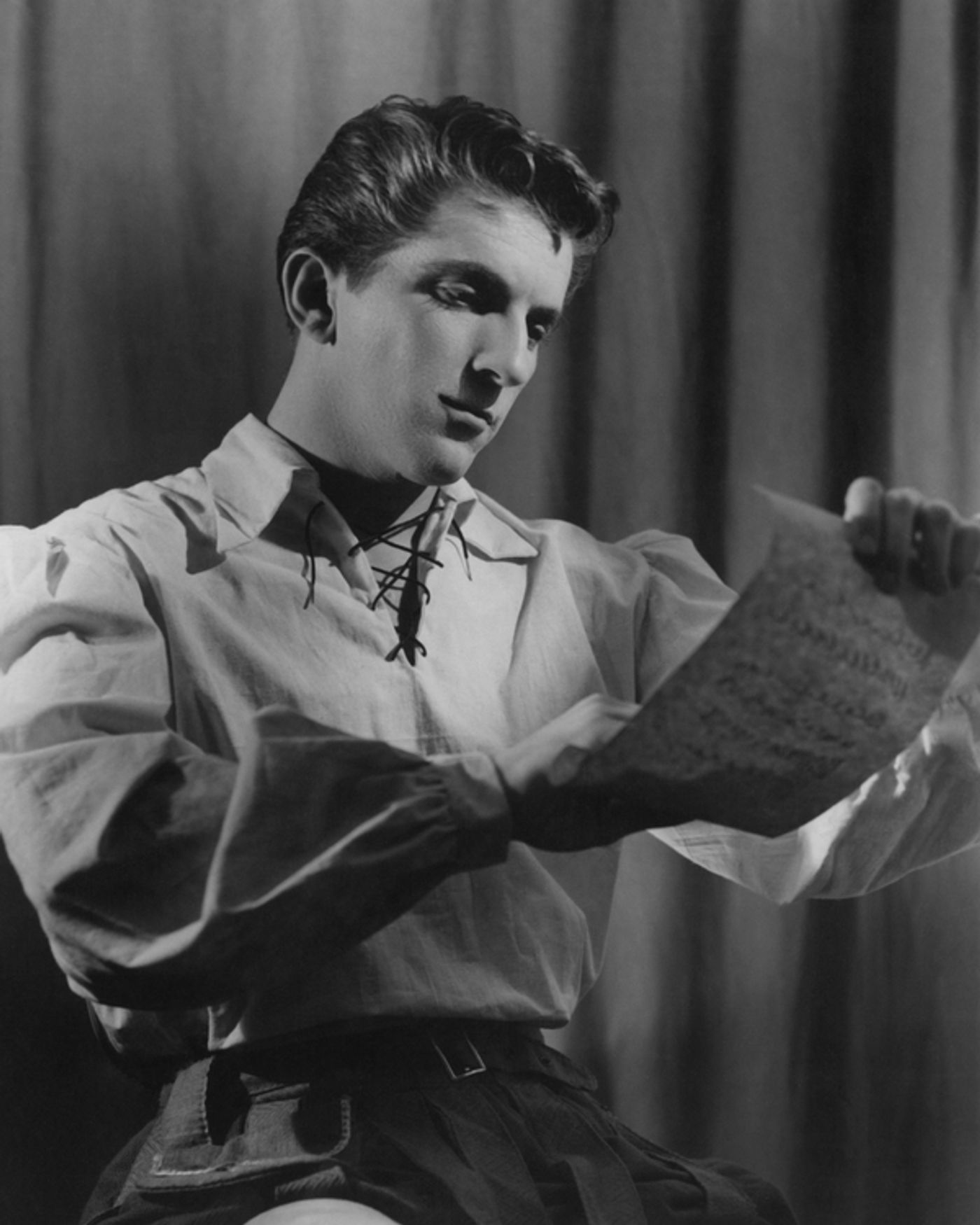 Photos: Exclusive First Look at DARK SHADOWS AND BEYOND - THE JONATHAN FRID STORY  Image