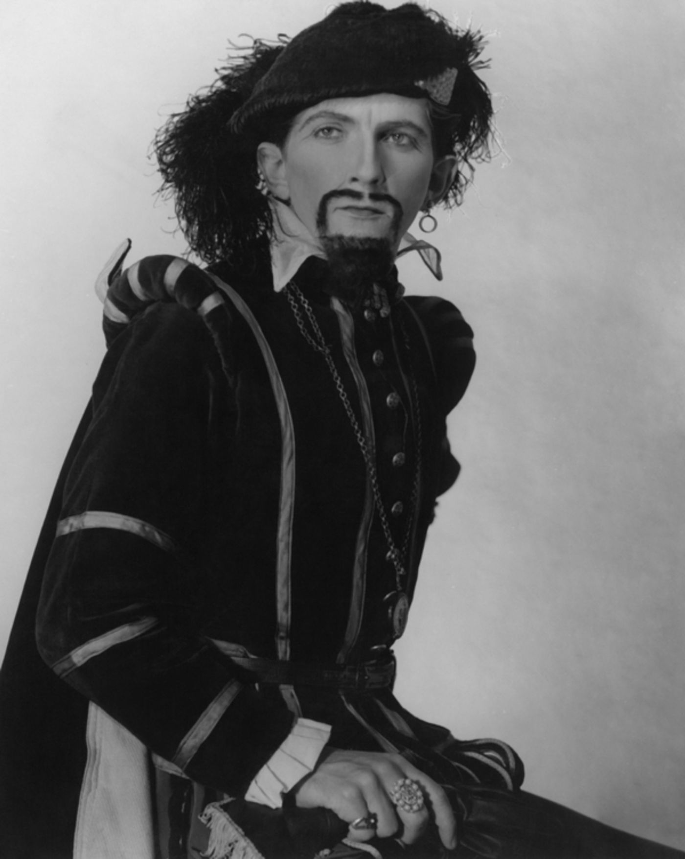 Photos: Exclusive First Look at DARK SHADOWS AND BEYOND - THE JONATHAN FRID STORY  Image