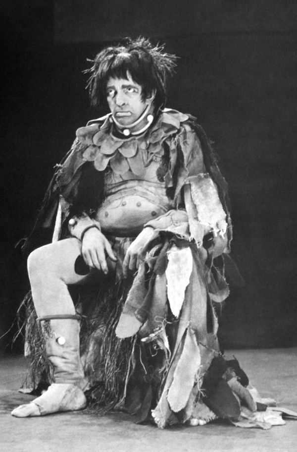 Photos: Exclusive First Look at DARK SHADOWS AND BEYOND - THE JONATHAN FRID STORY  Image