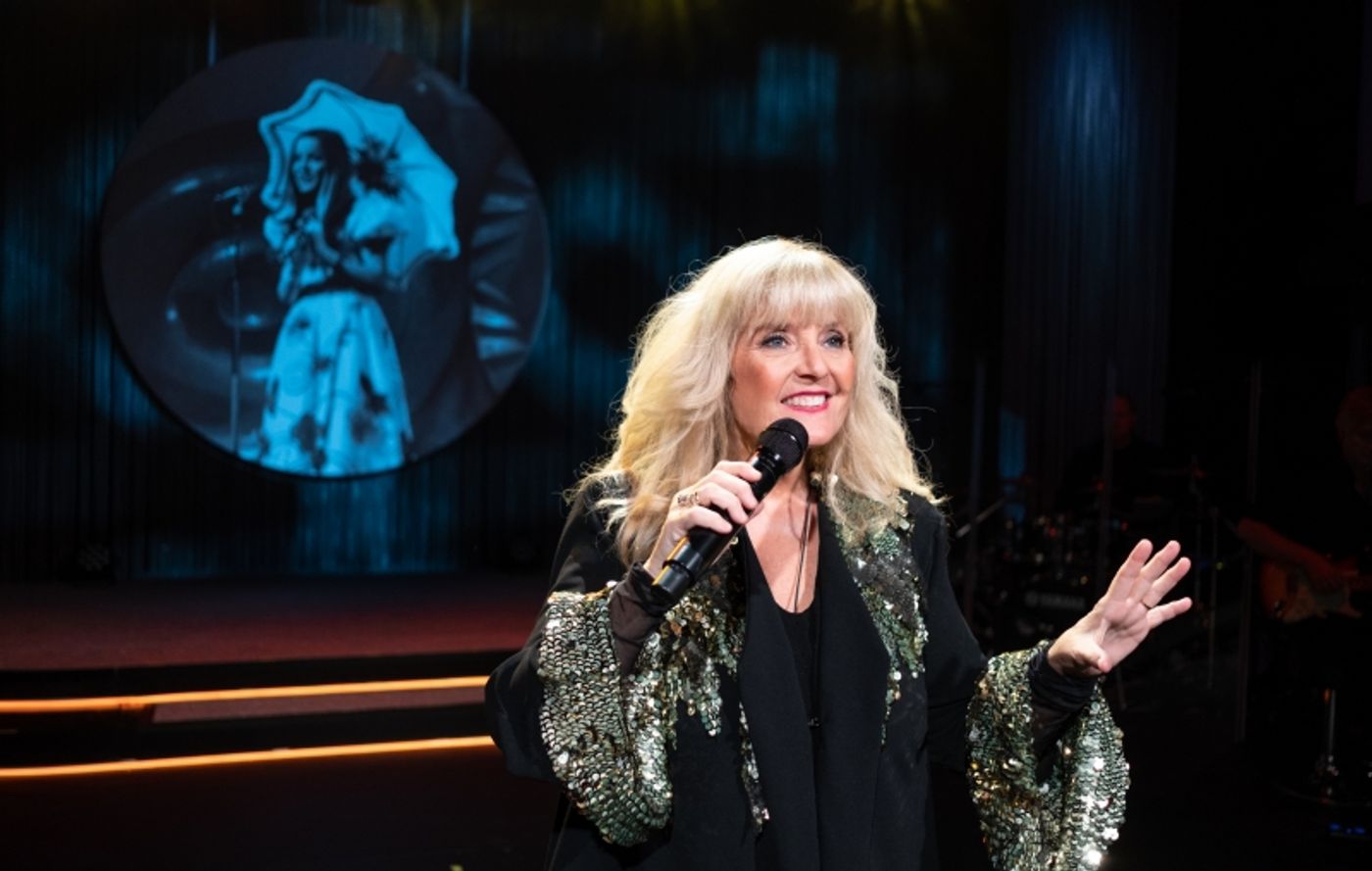 Review: HANNE KROGH IN 'LYKKEN ER Å LA DET SWINGE' – She's Still Got It After Fifty Years! Review: HANNE KROGH IN 'LYKKEN ER Å LA DET SWINGE' – She's Still Got It After Fifty Years! Image