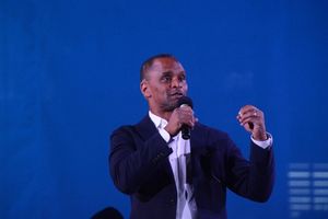 Carl Cofield @ BroadwayWorld Carl Cofield Photo