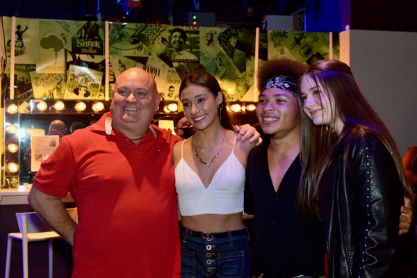 Thommie Retter, Victoria Csatay, Marquise Neal and Bella Retter Photo