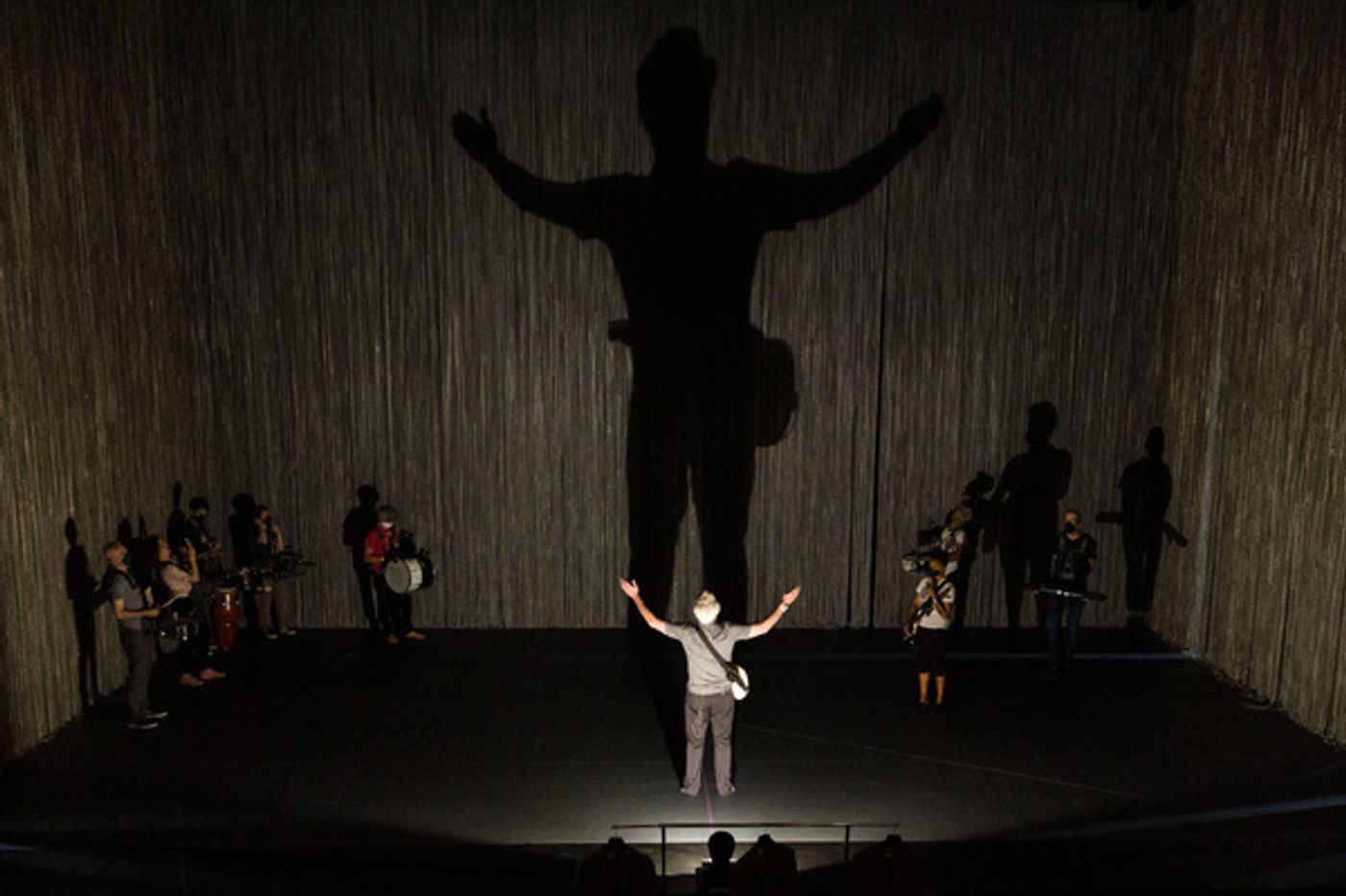 Photos: Go Behind the Scenes of DAVID BYRNE'S AMERICAN UTOPIA  Image